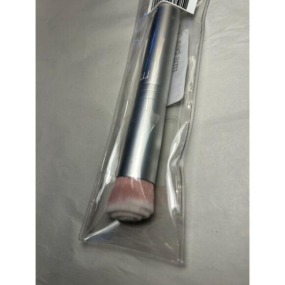RMS Beauty Skin2Skin Foundation Brush Silver Ergonomic Design - Picture 3 of 4